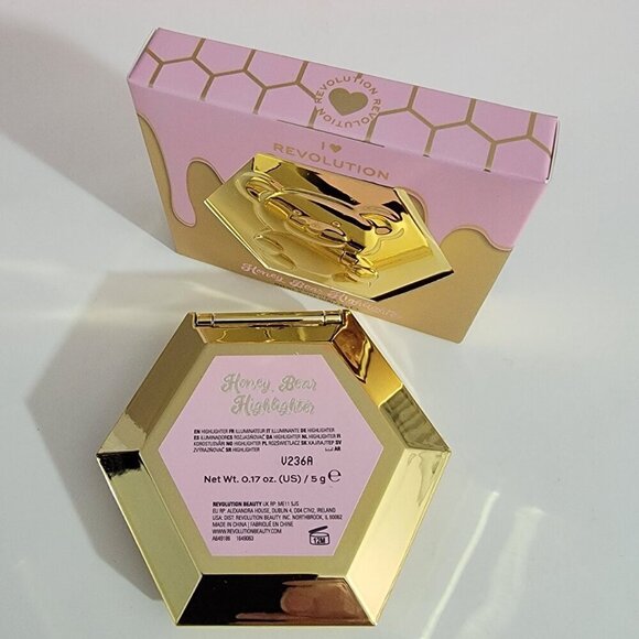 REVOLUTION I Heart Honey Bear Highlighter Contour Compact Powder - Picture 7 of 10